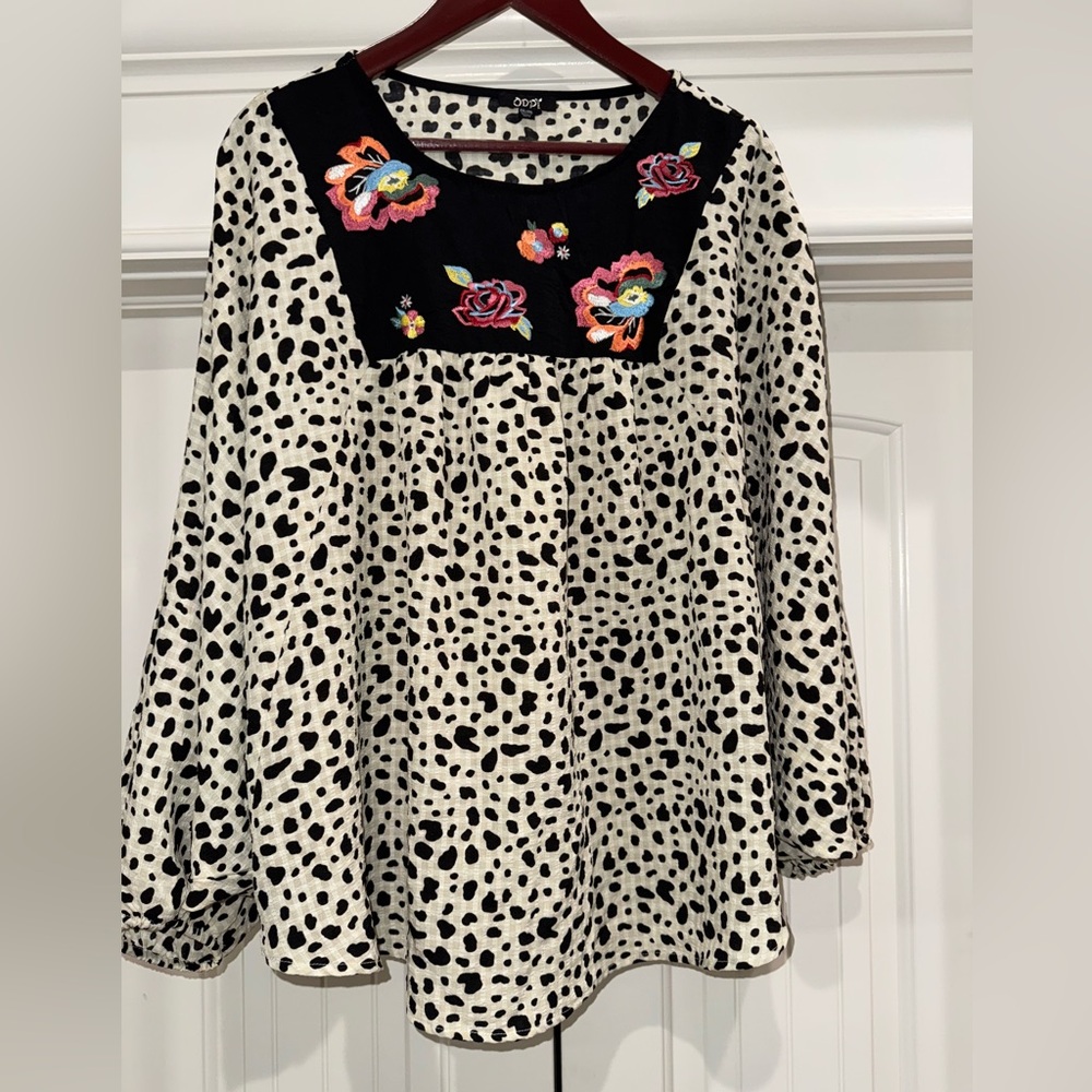 ODDY 2X Animal Print Batwing Sleeve Blouse with floral embroidery